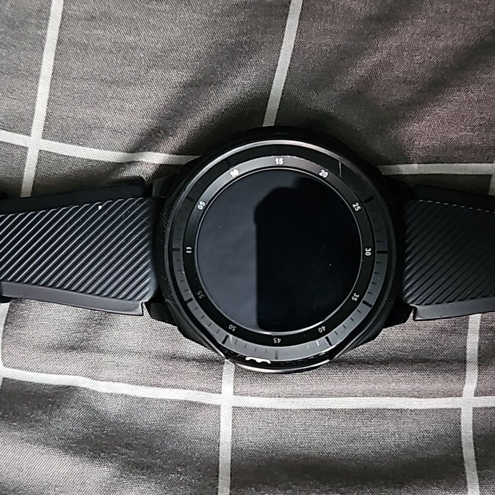 Samsung gear s3 smart watche